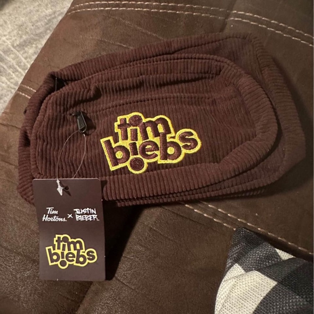 Fanny bag never used.